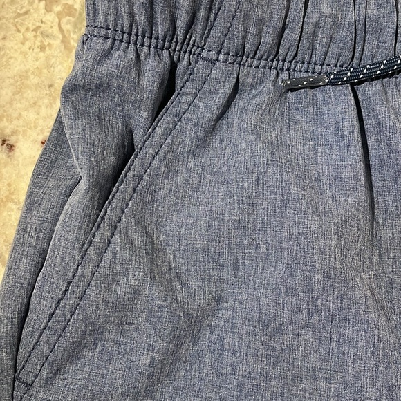 Boys Old Navy blue shorts. Size 10-12 (L)). - Picture 5 of 8